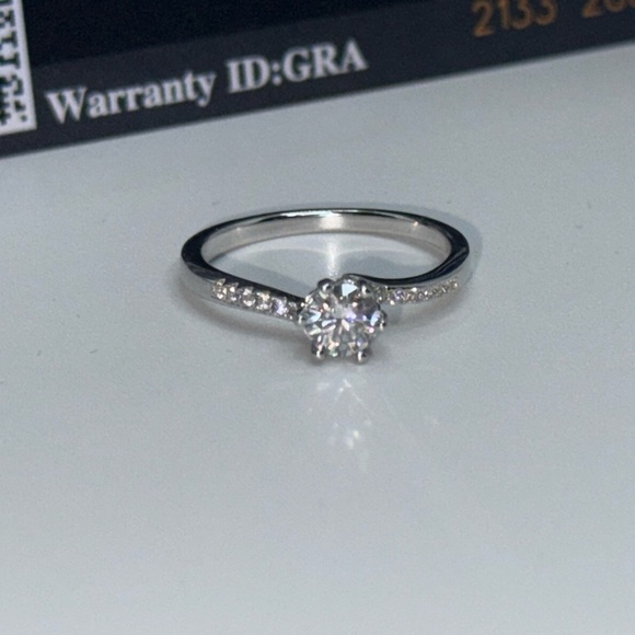 Dainty Over 1ct.tw Moissanite Ring Set Size 7 - Picture 2 of 13